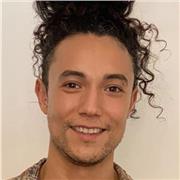 Profesor de Teatro con experiencia en niñ@s, jóvenes y personas adultas además de tercera edad. Un programa que fomenta el desarrollo integral de estudiantes